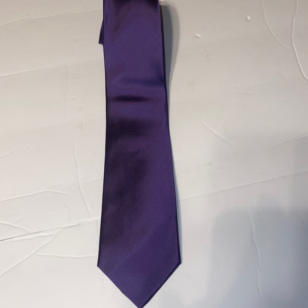 Michael Kors 100% silk purple neck tie.